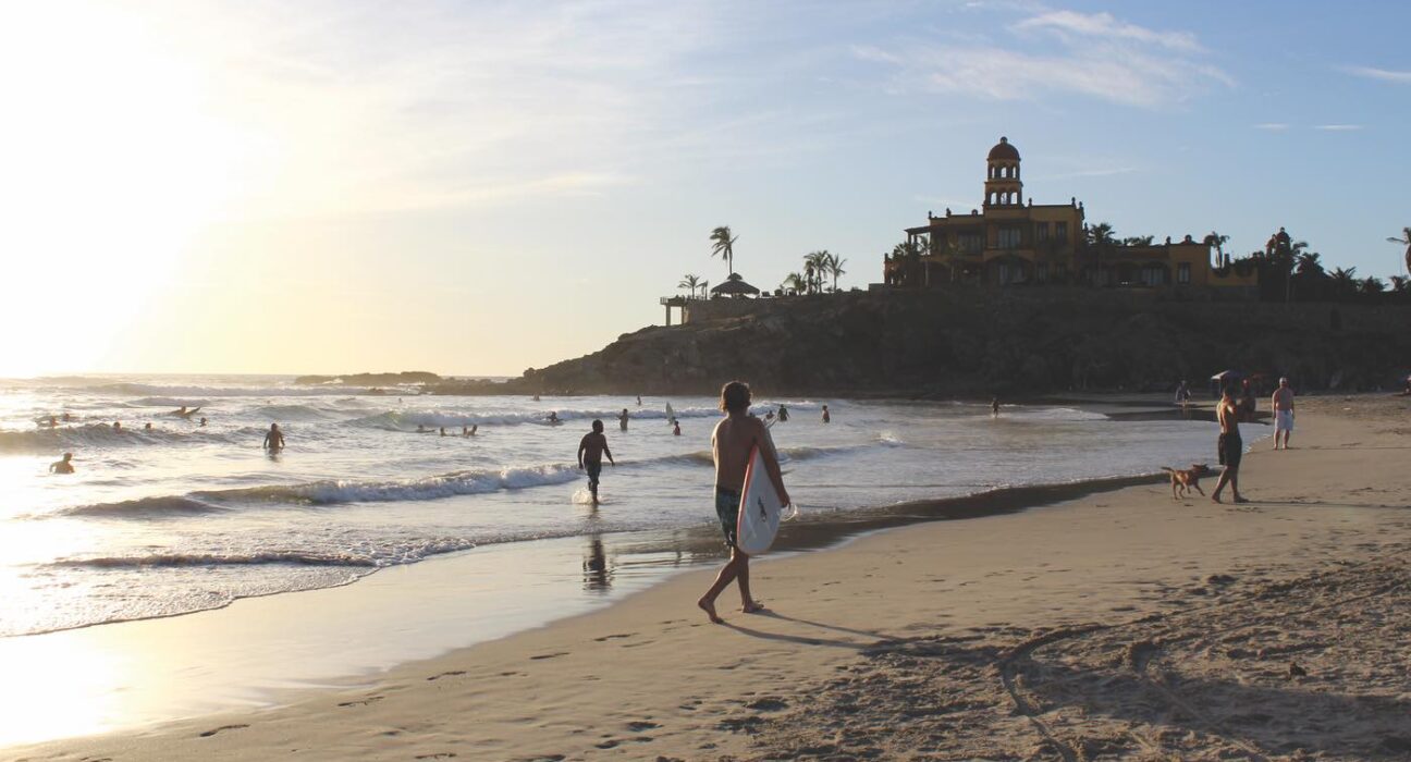 Cerritos Beach