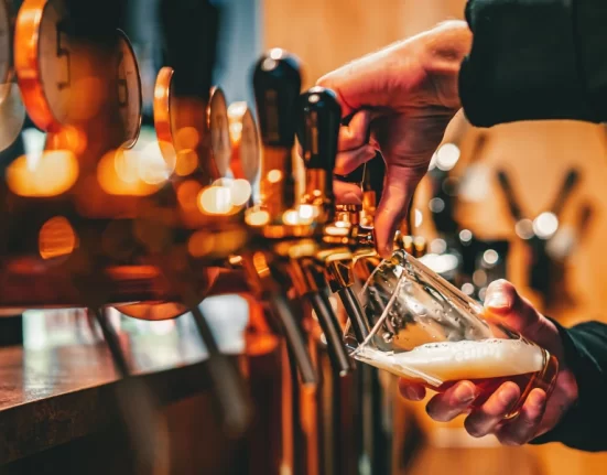 Destino-Los-Cabos-magazine_blog_The Best Pubs and Bars in Baja California Sur 01