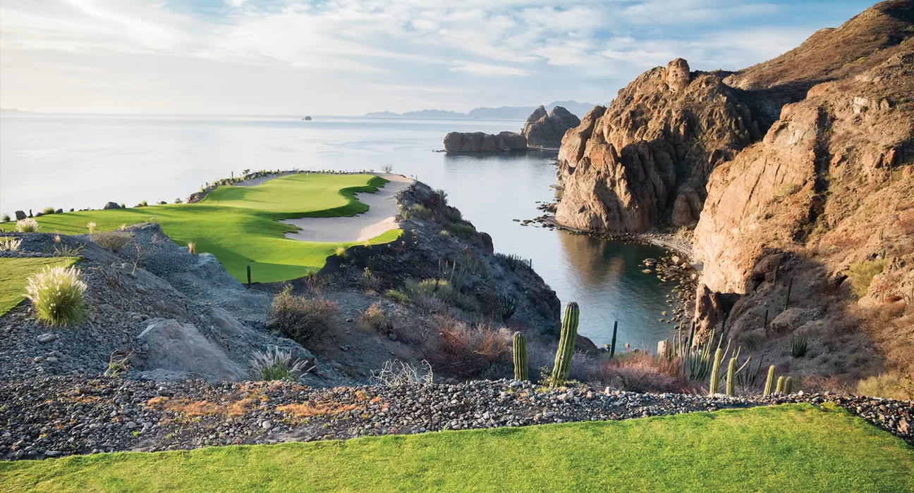 Destino-Los-Cabos-magazine_blog_A Golf Course that Lives in the Landscape_Loreto's TPC Danzante Bay 01