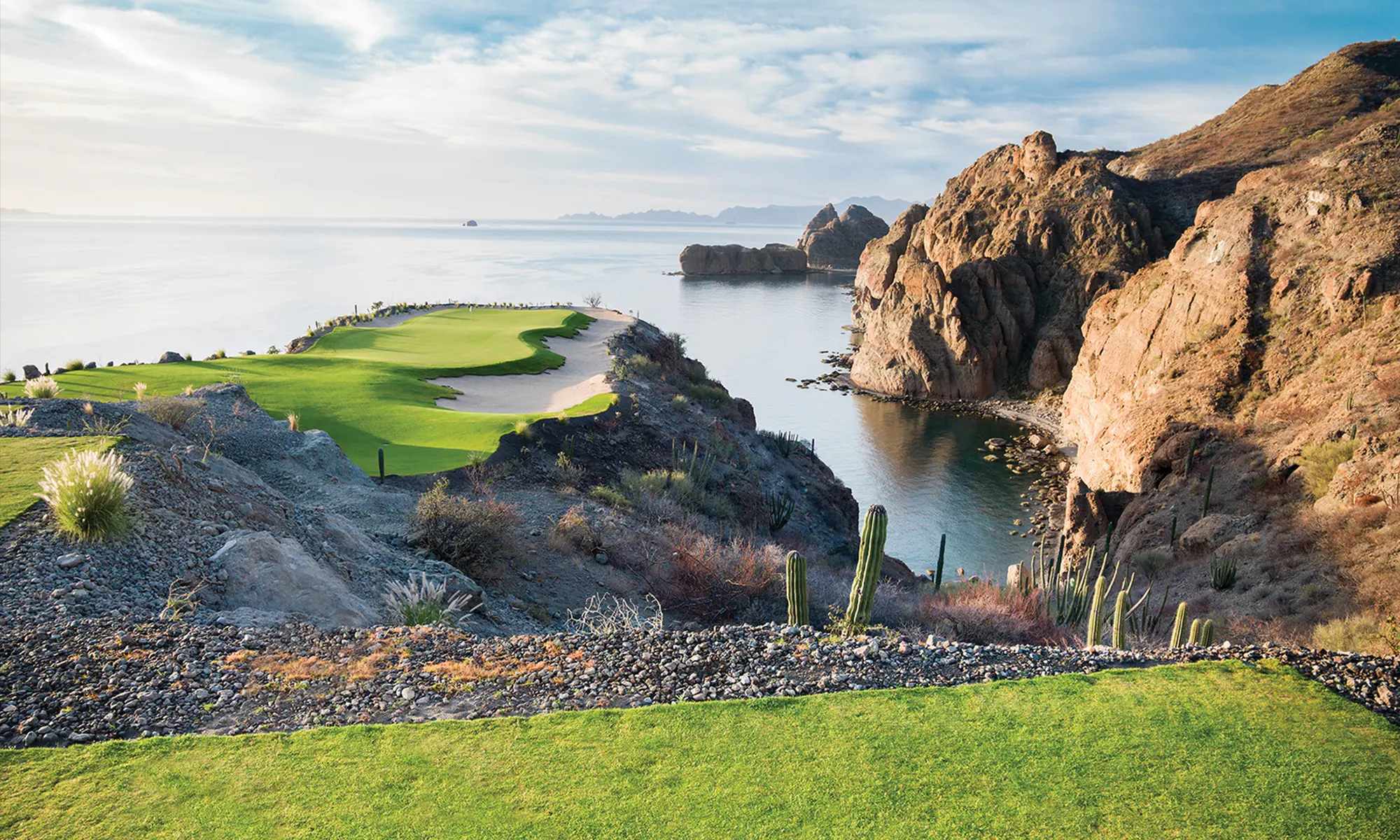 Destino-Los-Cabos-magazine_blog_A Golf Course that Lives in the Landscape_Loreto's TPC Danzante Bay 01
