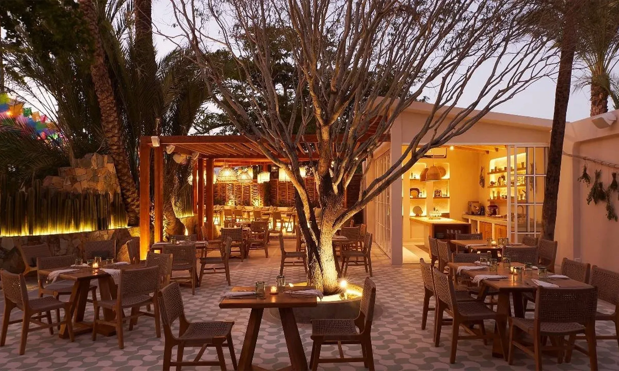 Destino-Los-Cabos-magazine_blog_A Table for Two_OpenTable’s Best Spots for Valentine’s Day in Baja California Sur 03