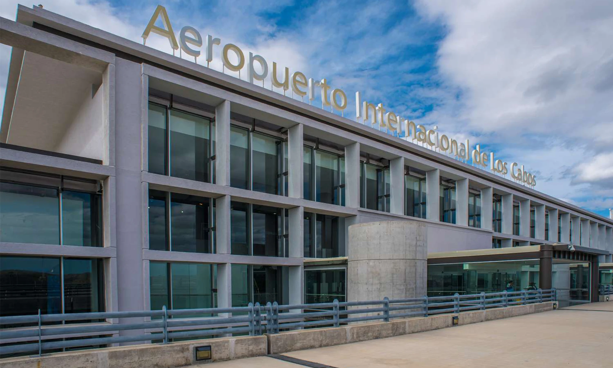 Destino-Los-Cabos-magazine_blog_As Tensions Rise on the Mainland, Los Cabos Remains Stable 01