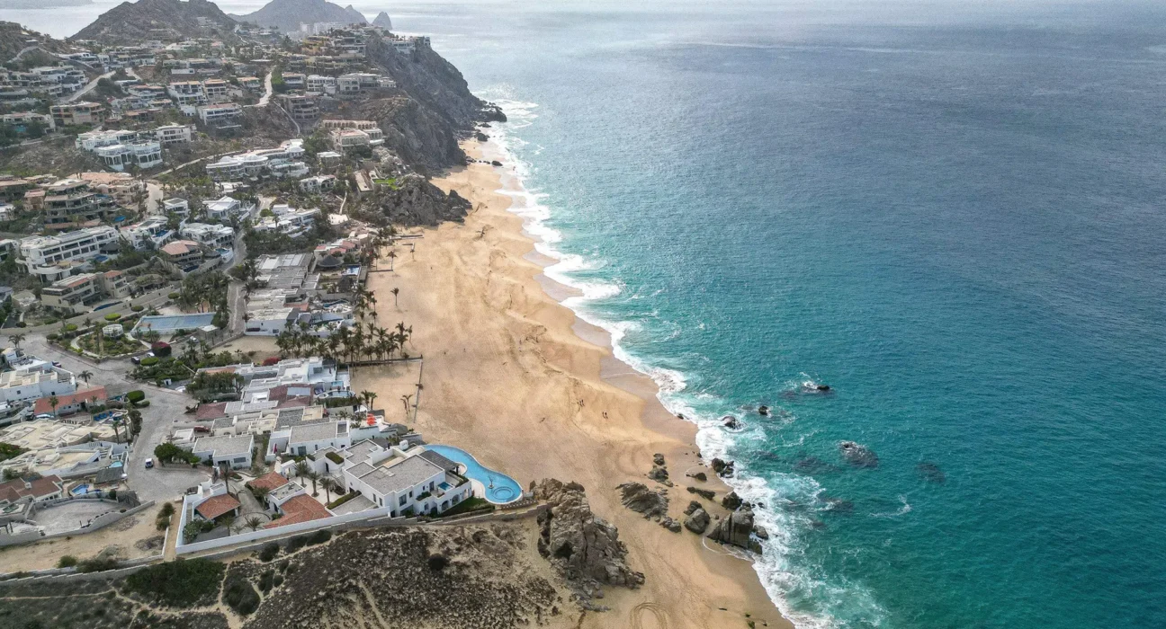 Destino-Los-Cabos-magazine_blog_Building in Cabo From Abroad_Where Projects Gain or Lose Control 01