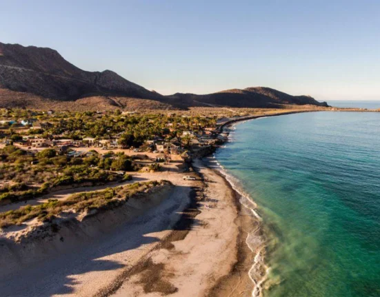 Destino-Los-Cabos-magazine_blog_Blue Economy in Baja California Sur_How Coastal Industries Are Adapting to Environmental Limits